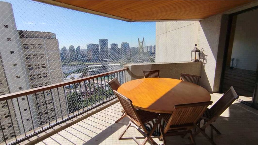 Duplex para alugar com 3 suítes em Real Parque, São Paulo, SP