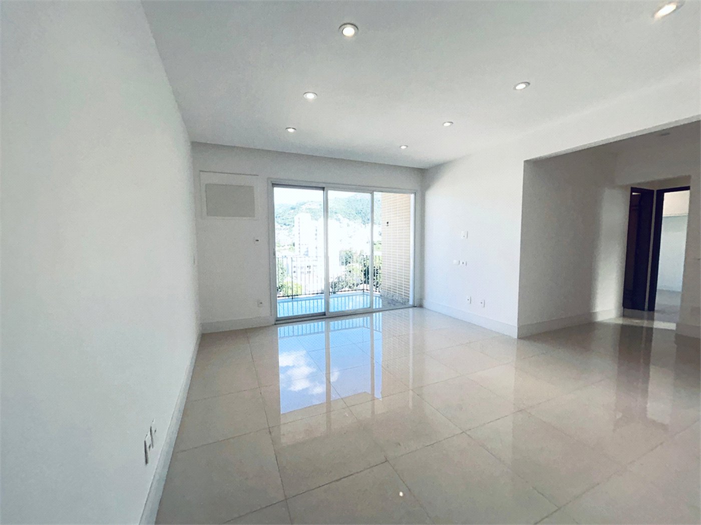 Apartamento à venda com 2 quartos, sendo 1 suíte, em Grajaú, Rio de Janeiro, RJ