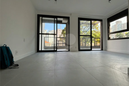 Apartamento aconchegante com terraço e sacada