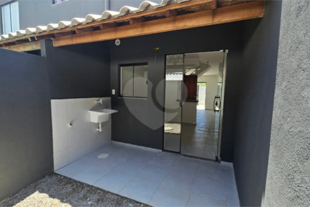 Casa à venda com 2 quartos no condomínio Mirela, Rio de Janeiro - RJ