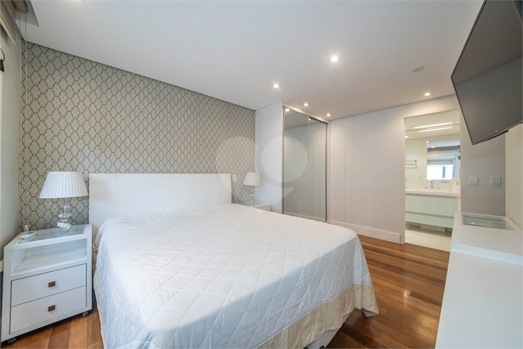 Apartamento à venda com 3 quartos, sendo 2 suítes, em Vila Mariana, São Paulo, SP
