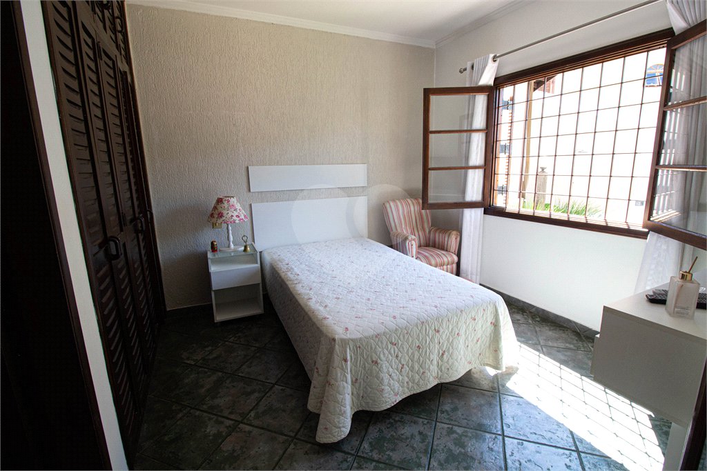 Casa à venda com 1 quarto, sendo 3 suítes, em Esplanada Mendes Moraes, São Roque, SP