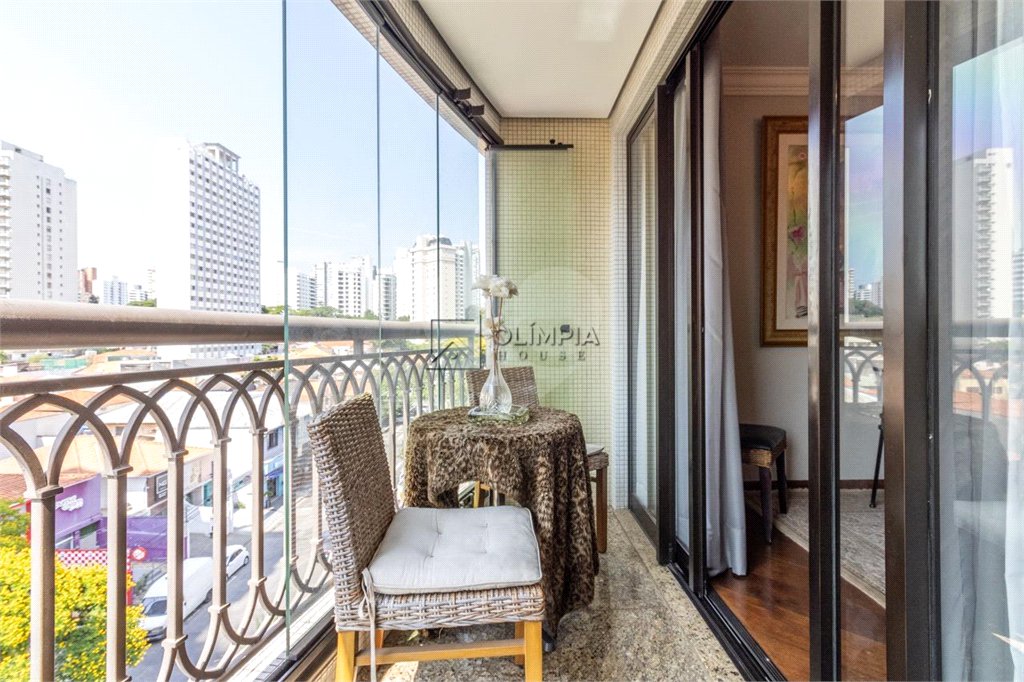 Apartamento à venda com 3 quartos, sendo 2 suítes, em Campo Belo, São Paulo, SP