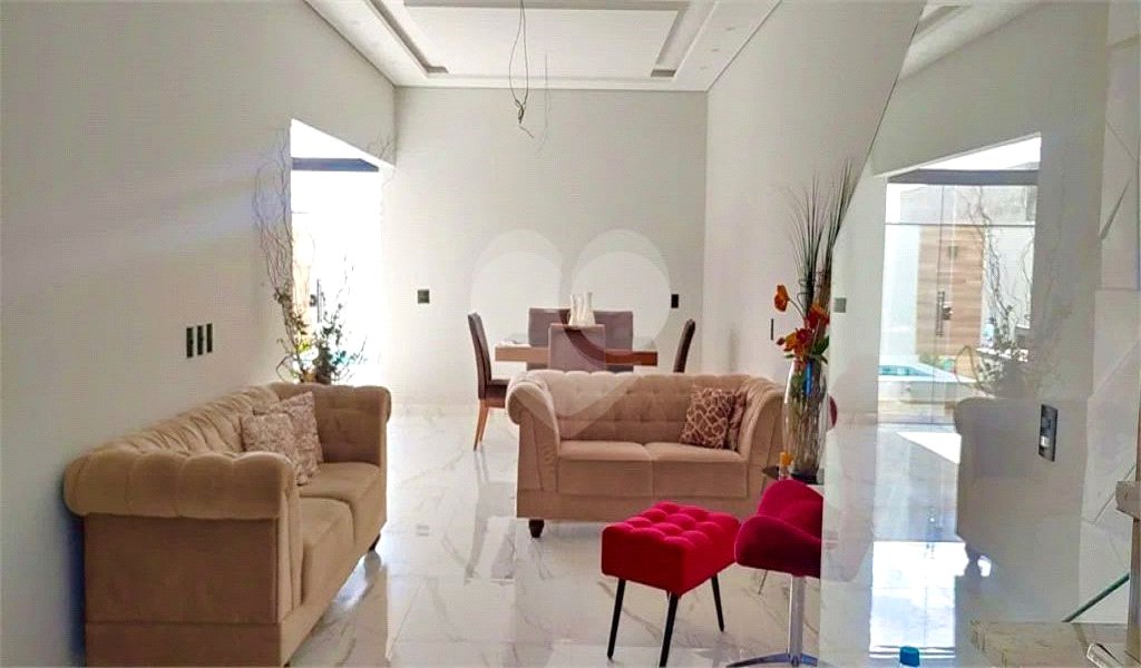 Casa à venda com 4 quartos, sendo 2 suítes, no condomínio Horto Florestal Villagio, Sorocaba - SP