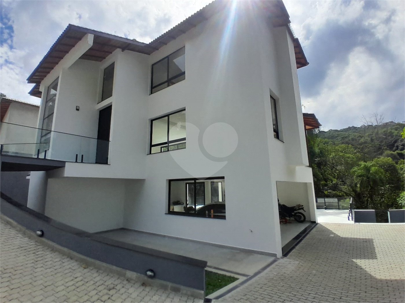 Casa à venda ou para alugar com 3 suítes no condomínio Sausalito, Mairiporã - SP