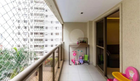 Apartamento à venda com 4 quartos, sendo 1 suíte,  em Tijuca, Rio de Janeiro, RJ
