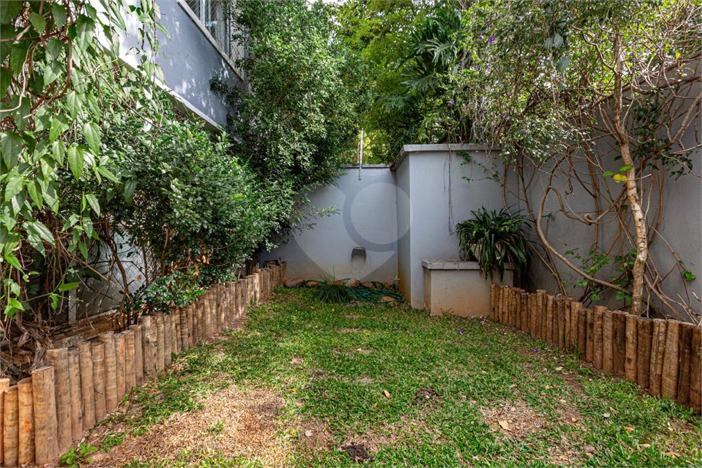Sobrado à venda com 3 quartos, sendo 1 suíte, em Alto da Boa Vista, São Paulo, SP
