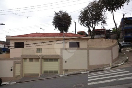 Sobrado à venda com 3 quartos, sendo 1 suíte, em Jardim São Luís, São Paulo, SP
