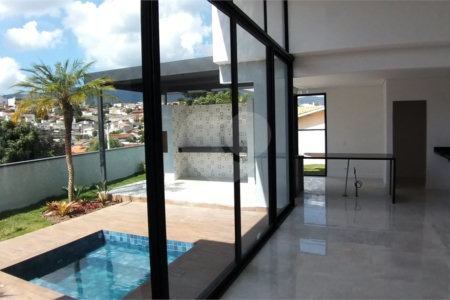 Casa à venda com 3 suítes em Jardim Paulista, Atibaia, SP