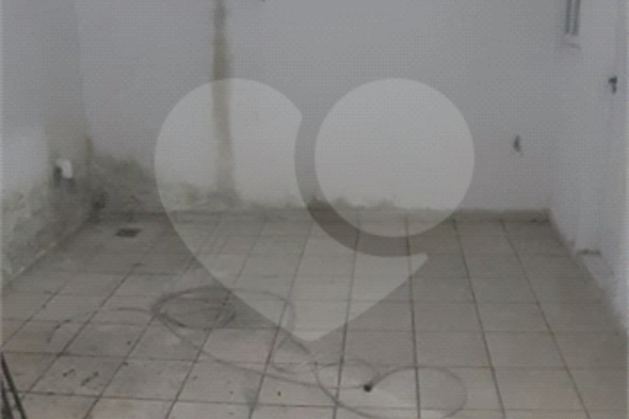 Casa à venda com 3 quartos, sendo 1 suíte, no condomínio Village Palmas, São Paulo - SP
