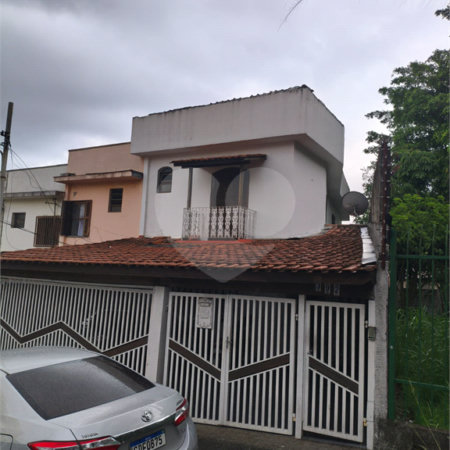 Sobrado à venda com 3 quartos, sendo 1 suíte,  em Conjunto Residencial Vista Verde, São Paulo, SP