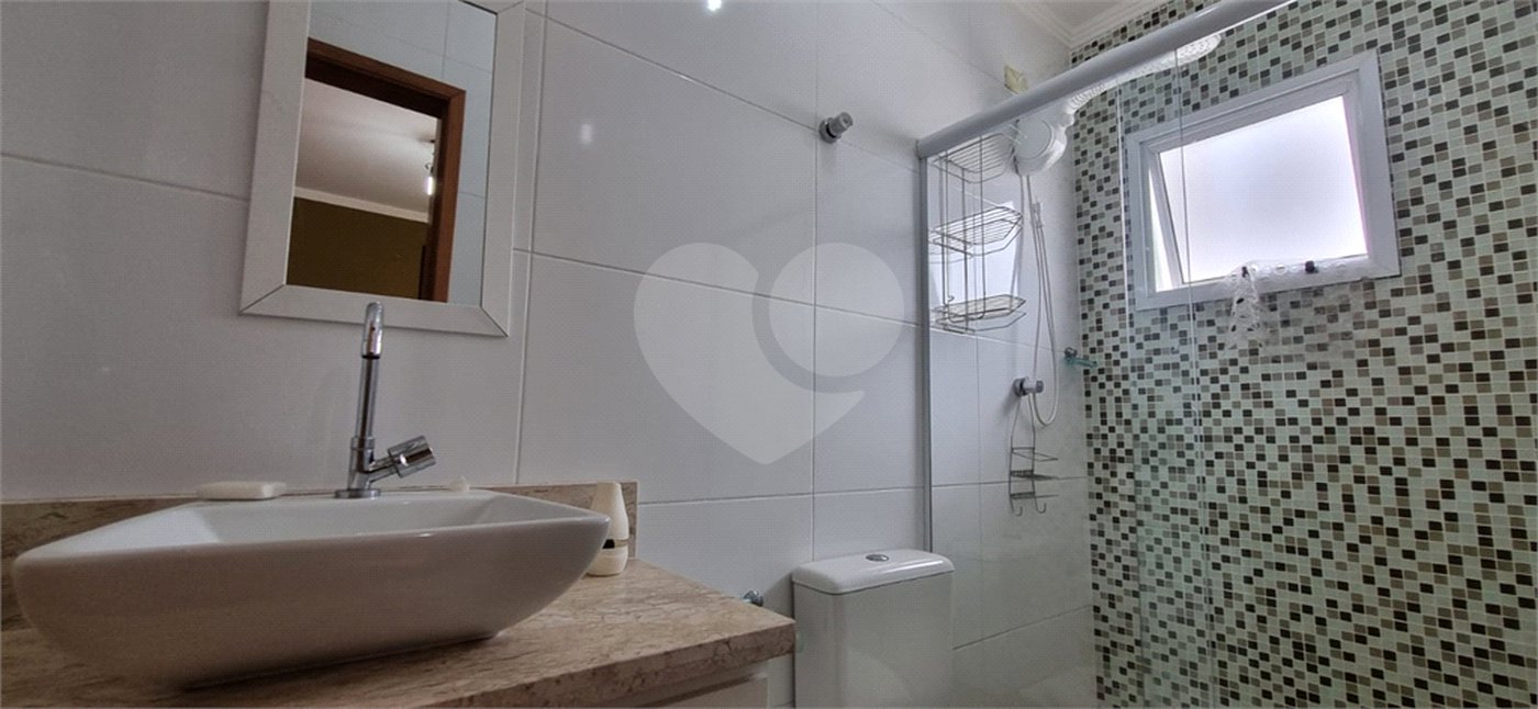 Casa à venda com 3 quartos, sendo 1 suíte, no condomínio Residencial Açaí, São Paulo - SP