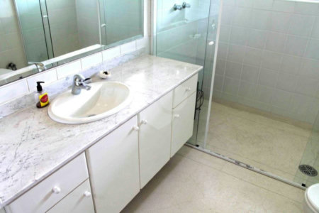 Casa à venda com 3 quartos, sendo 1 suíte, em Guarapiranga, São Paulo, SP
