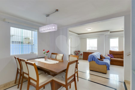 Casa à venda com 3 quartos, sendo 1 suíte, em Santo Amaro, São Paulo, SP