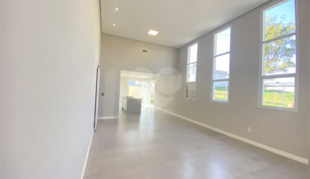 Casa à venda com 3 quartos, sendo 1 suíte, no condomínio Reserva Central Parque, Salto - SP