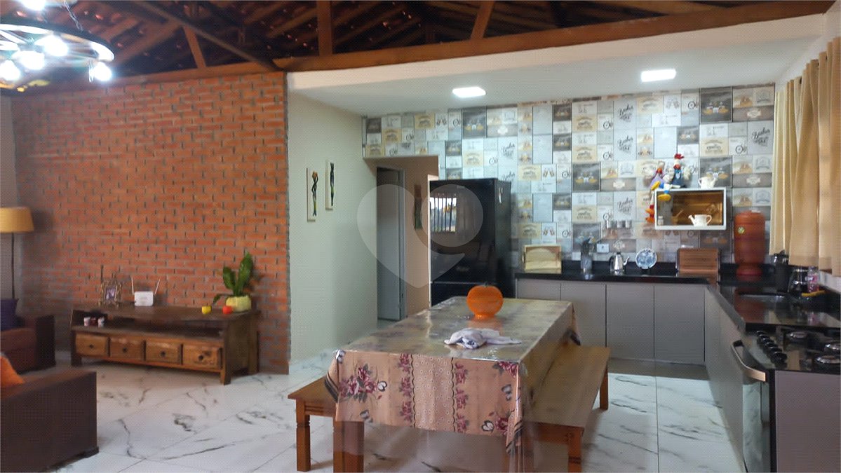 Chácara à venda com 4 quartos, sendo 1 suíte,  em Loteamento Quinta da Mata, Ibiúna, SP