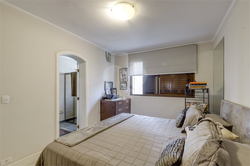 Apartamento à venda com 4 quartos, sendo 2 suítes, em Campo Belo, São Paulo, SP