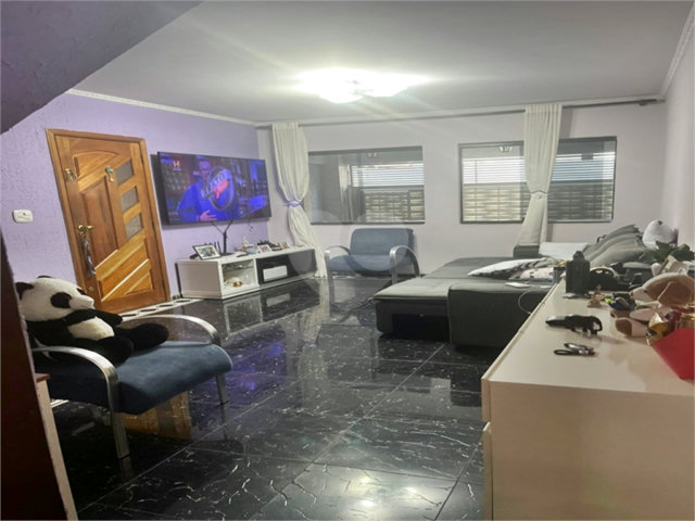 Sobrado à venda com 3 quartos, sendo 1 suíte,  em Vila Galvão, Guarulhos, SP