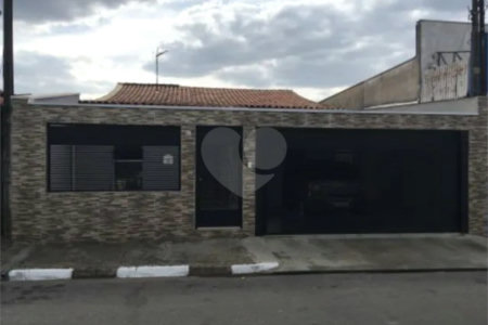 Casa à venda com 3 quartos, sendo 1 suíte, em Vila Batista, Bragança Paulista, SP