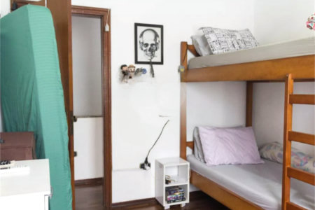 Sobrado à venda com 4 quartos, sendo 1 suíte, em Vila Jaguara, São Paulo, SP