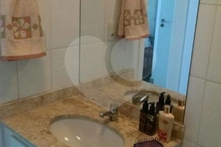 Apartamento à venda com 3 quartos, sendo 1 suíte,  em Jardim Ester Yolanda, São Paulo, SP