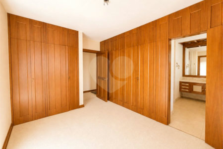 Apartamento à venda com 3 suítes em Moema, São Paulo, SP