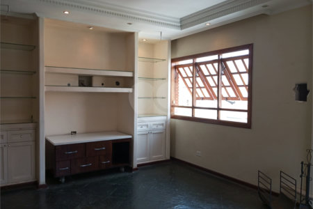 Casa à venda com 3 quartos, sendo 1 suíte, em Vila Nivi, São Paulo, SP