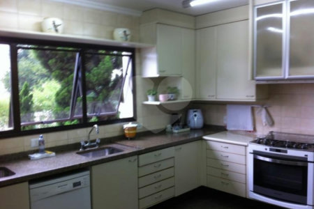 Apartamento à venda com 4 suítes em Real Parque, São Paulo, SP