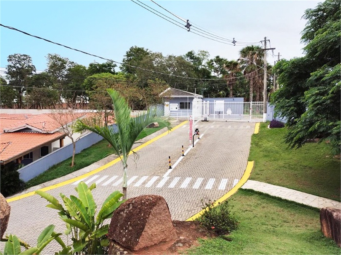 Casa à venda com 3 quartos, sendo 1 suíte, no condomínio Rio das Pedras, Salto - SP
