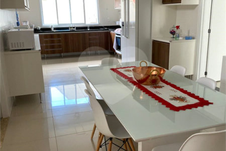 Casa à venda com 4 suítes no condomínio Reserva Ibirapitanga Ii, Santa Isabel - SP