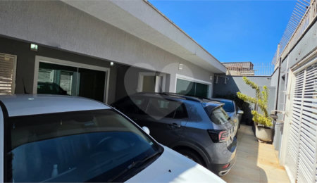Casa Térrea à venda ou para alugar com 8 quartos, sendo 4 suítes,  em Vila Pereira Barreto, São Paulo, SP