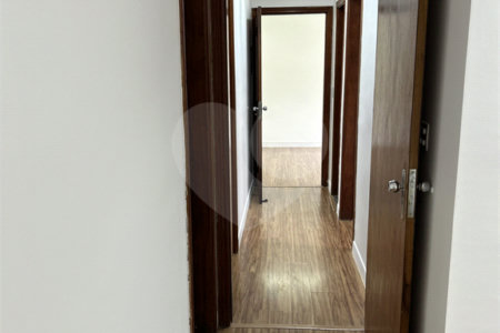 Apartamento à venda com 3 quartos, sendo 1 suíte,  em Vila Lavínia, Mogi das Cruzes, SP