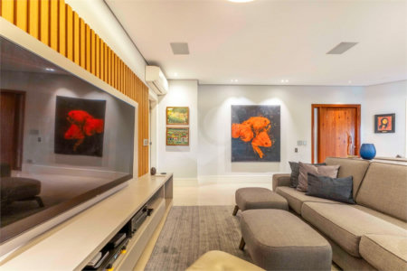 Apartamento à venda com 4 quartos, sendo 3 suítes, em Moema, São Paulo, SP