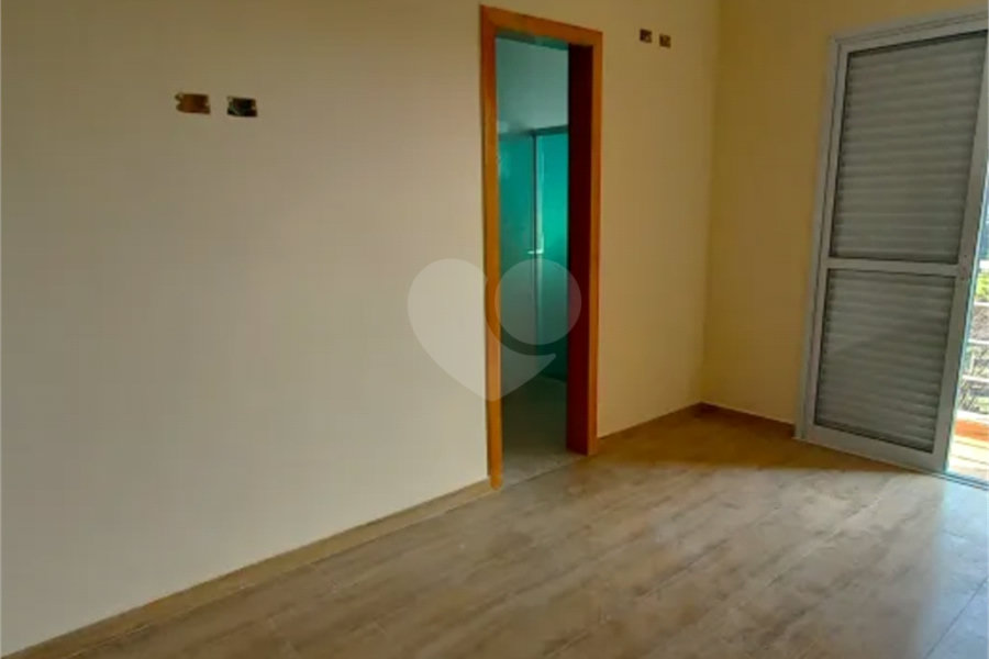 Sobrado à venda ou para alugar com 3 suítes em Vila Pedra Branca, São Paulo, SP