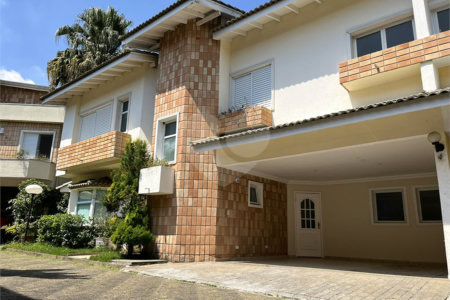 Casa para alugar com 4 quartos, sendo 2 suítes, no condomínio Porto Fino, São Paulo - SP