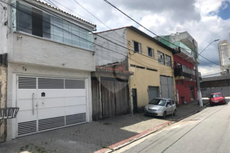Sobrado à venda com 3 quartos, sendo 1 suíte,  em Vila Varela, Poá, SP