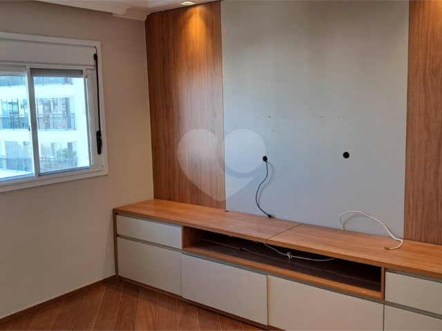 Apartamento para alugar com 3 quartos, sendo 1 suíte,  em Jardim Marajoara, São Paulo, SP