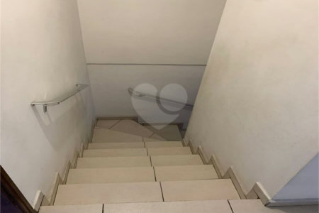 Sobrado à venda com 2 quartos em Vila Nivi, São Paulo, SP