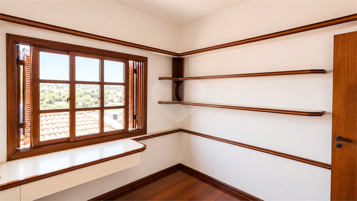 Sobrado à venda com 4 quartos, sendo 2 suítes, em Vila Pires, Santo André, SP
