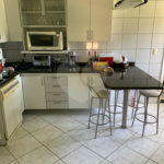 Casa à venda com 5 quartos, sendo 2 suítes, no condomínio Capela do Barreiro, Itatiba - SP
