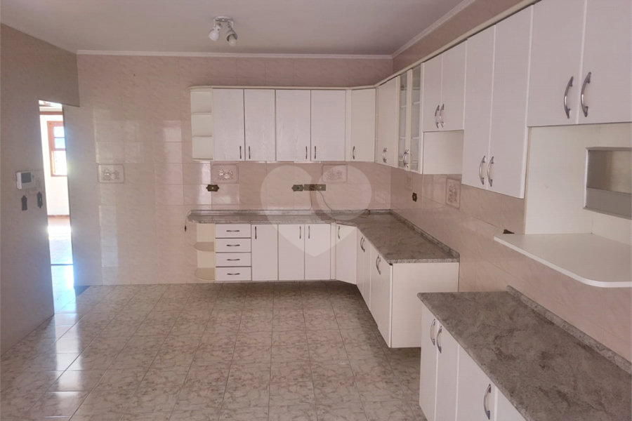 Sobrado à venda com 3 quartos, sendo 1 suíte,  em Vila Ester (zona Norte), São Paulo, SP