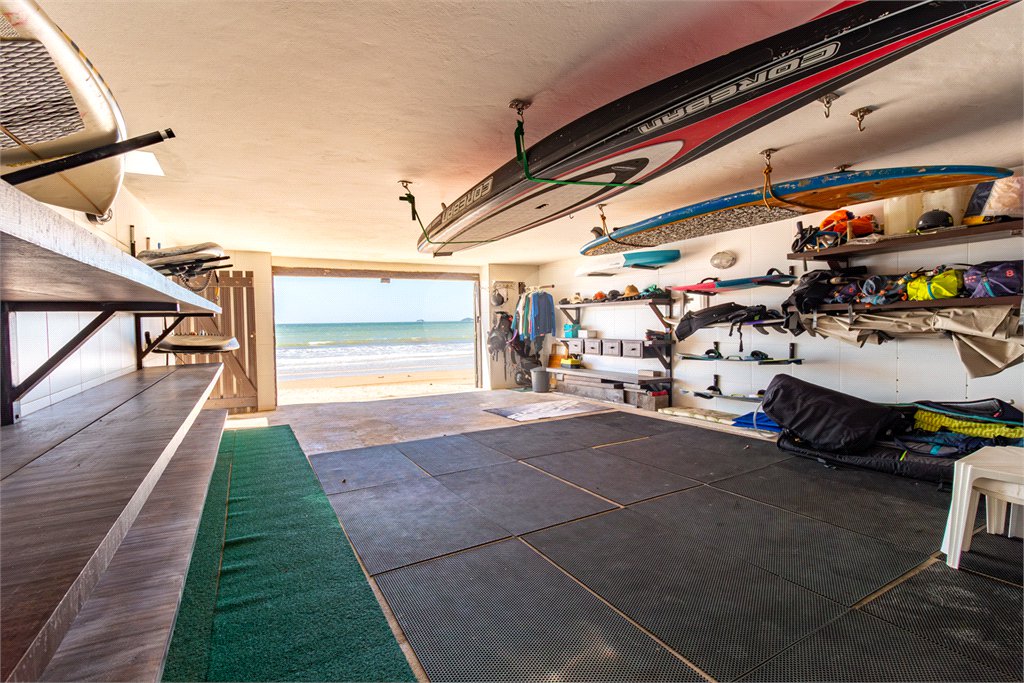 Casa em condomínio à venda com 6 quartos, sendo 5 suítes,  em Praia Rasa, Armação dos Búzios, RJ