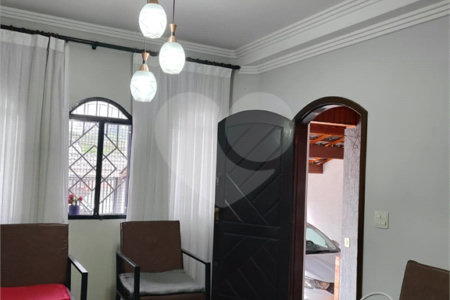 Casa à venda com 4 quartos, sendo 1 suíte, em Jardim Leila, Guarulhos, SP