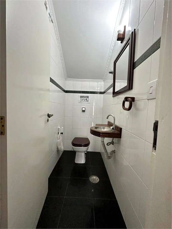 Casa à venda com 4 quartos, sendo 1 suíte, em Vila Oliveira, Mogi das Cruzes, SP