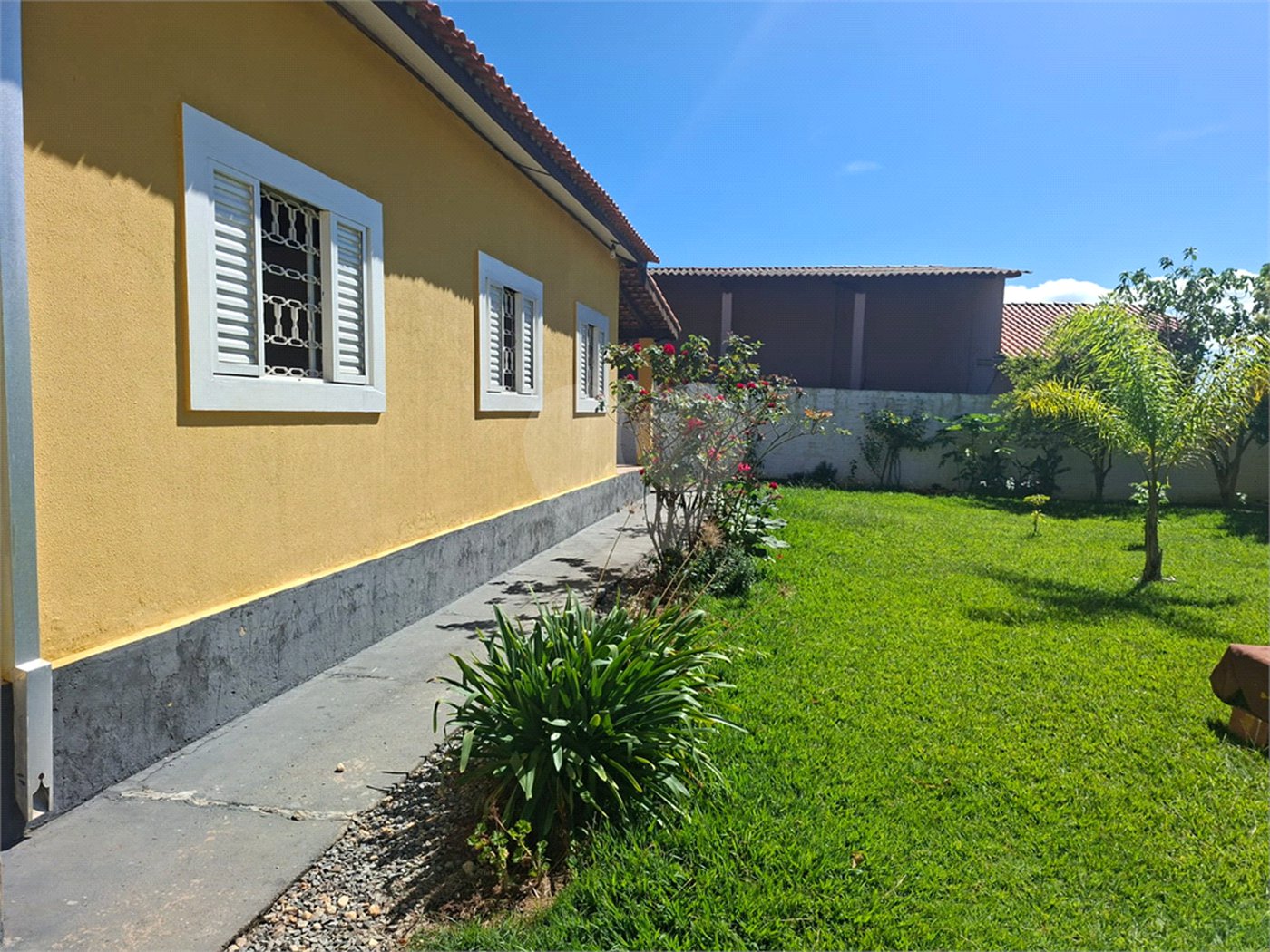 Casa à venda com 3 quartos, sendo 1 suíte,  em Tatetú, Alambari, SP