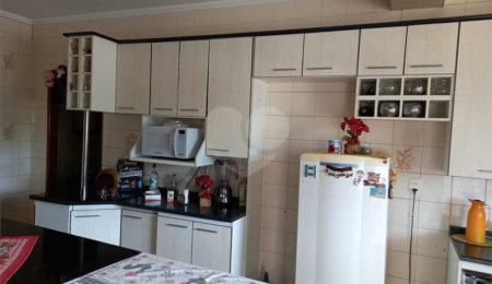 Casa à venda com 4 quartos, sendo 1 suíte,  em Parque Jataí, Votorantim, SP