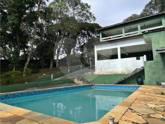 Sobrado à venda ou para alugar com 4 suítes em Serra da Cantareira, Mairiporã, SP