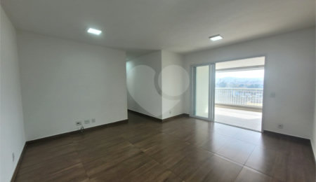 Apartamento à venda com 3 quartos, sendo 1 suíte,  em Barra Funda, São Paulo, SP