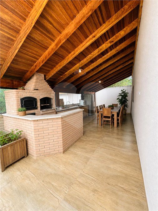 Casa Térrea à venda com 3 quartos, sendo 2 suítes,  em Luiz Fagundes, Mairiporã, SP