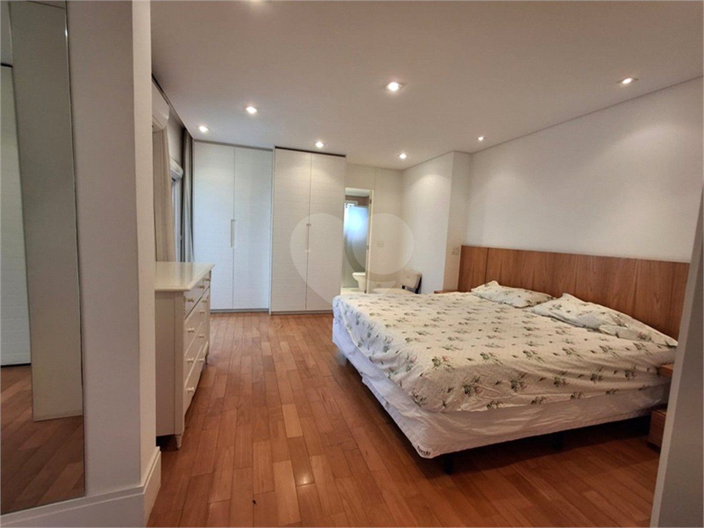Apartamento à venda com 4 quartos, sendo 3 suítes, em Santana, São Paulo, SP